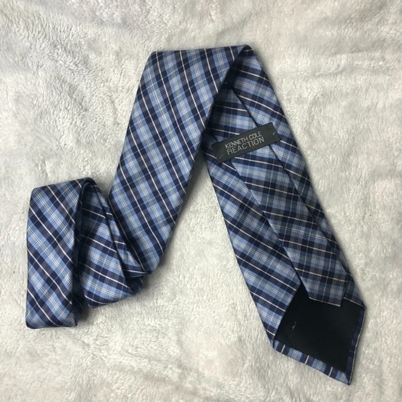 Kenneth Cole Reaction 100% Silk Tie - Picture 1 of 2